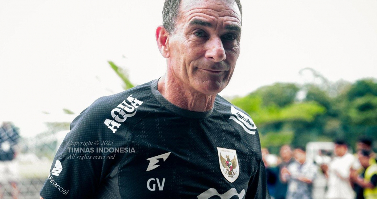 HLV U23 Indonesia hành động không đẹp với HLV Kim Sang Sik