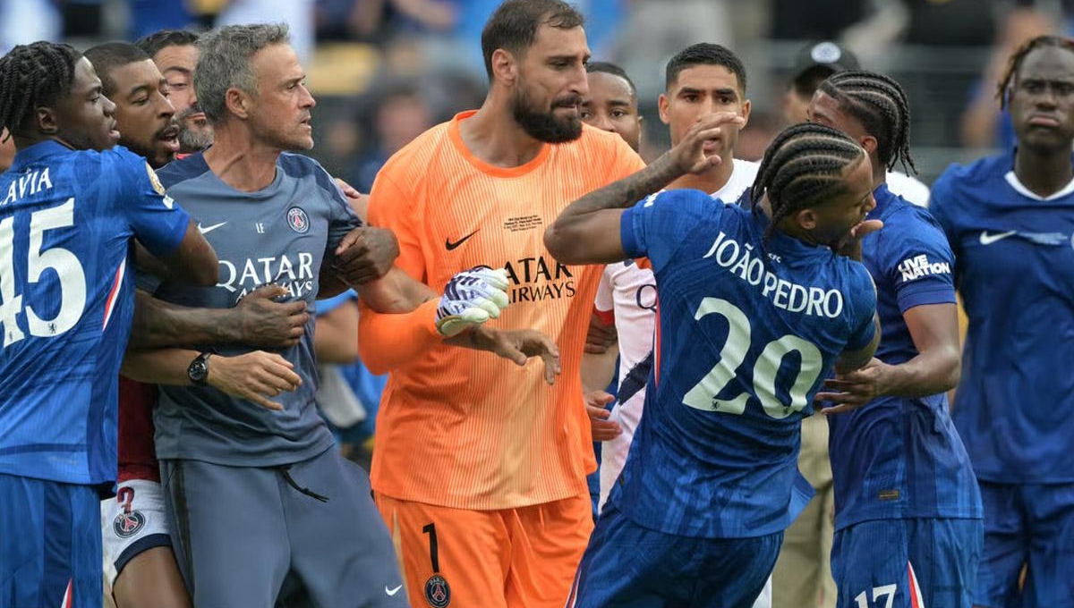 Luis Enrique lên tiếng về hành vi đánh Joao Pedro