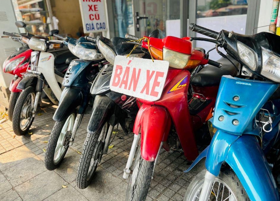 Siết chặt quy định khí thải phương tiện: Xe cũ liệu có thực sự mất giá không phanh?