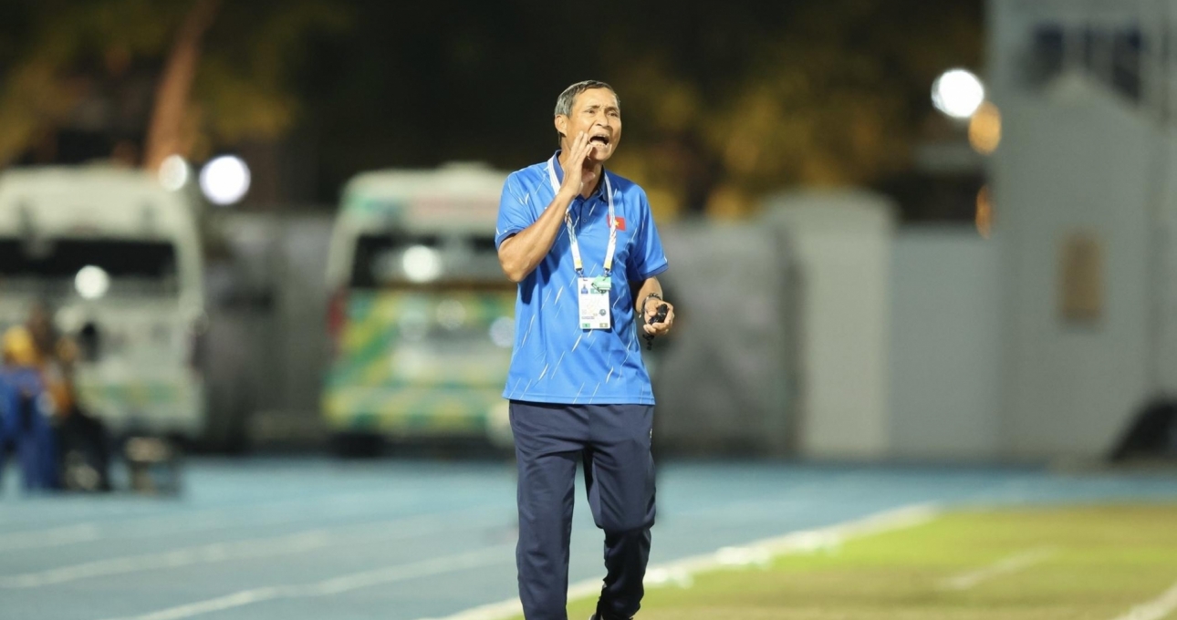 HLV Mai Đức Chung nhận trách nhiệm khi ĐT nữ Việt Nam thua sốc