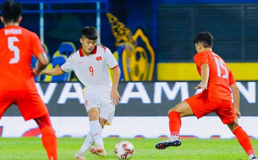 Không được gọi cho SEA Games, tiền đạo U23 Việt Nam tỏa sáng ở giải hạng Nhì