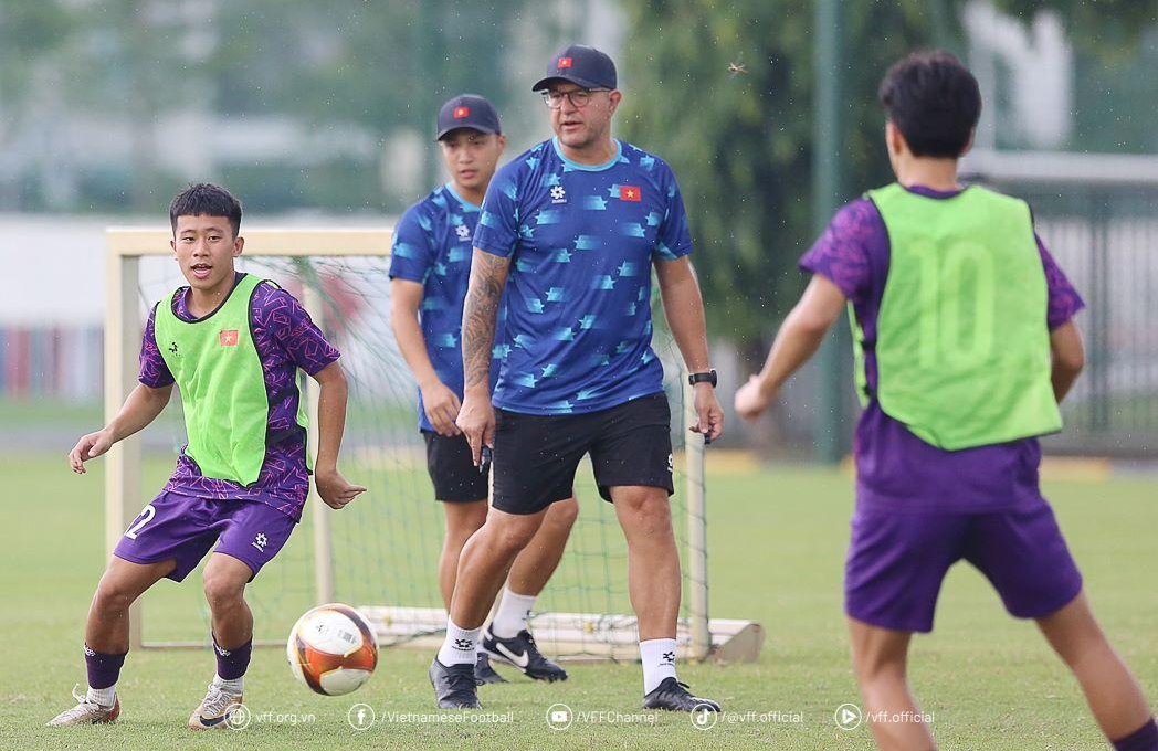 HLV Brazil có đủ quân số, cùng U17 Việt Nam hướng tới World Cup