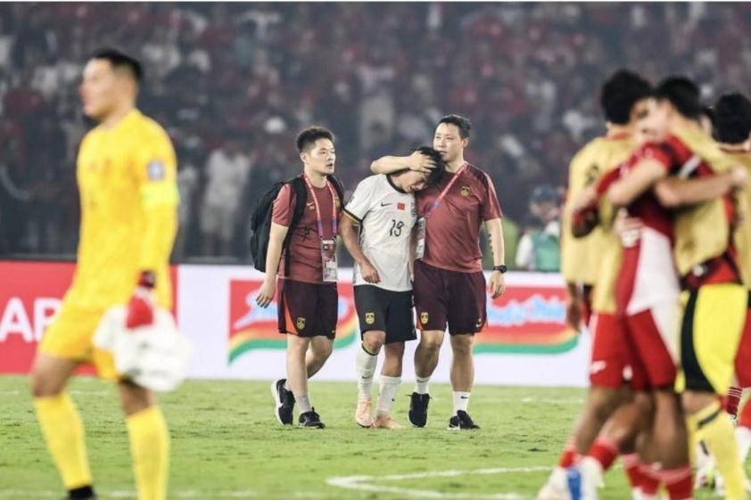 Thất bại thảm hại, sao Trung Quốc òa khóc tại Indonesia
