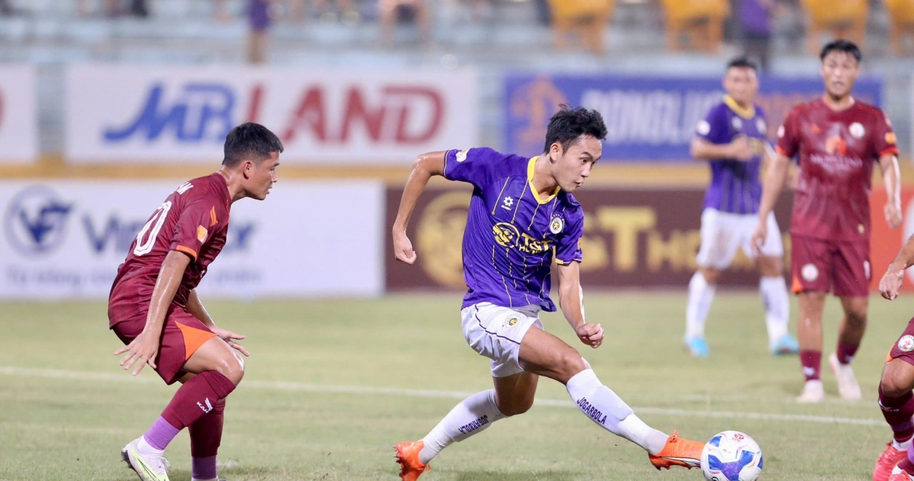 Trực tiếp Bình Định vs Hà Nội: Đã có đội hình
