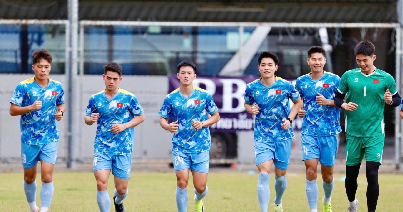 Lào thua quá đậm Malaysia, U22 Việt Nam chán bỏ về trước