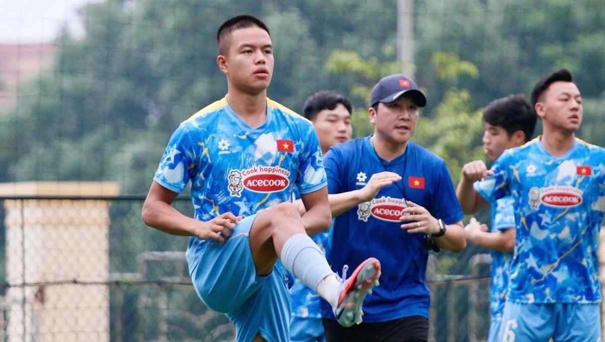 Bị loại ở U23 Việt Nam, Việt kiều châu Âu lập tức tỏa sáng ở Singapore