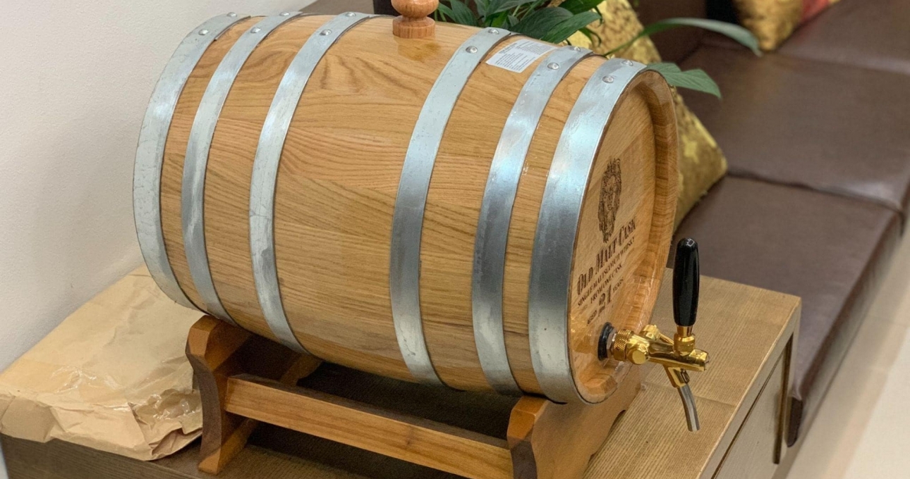 Mạnh Hùng mách bạn cách chọn thùng gỗ sồi đúng cách