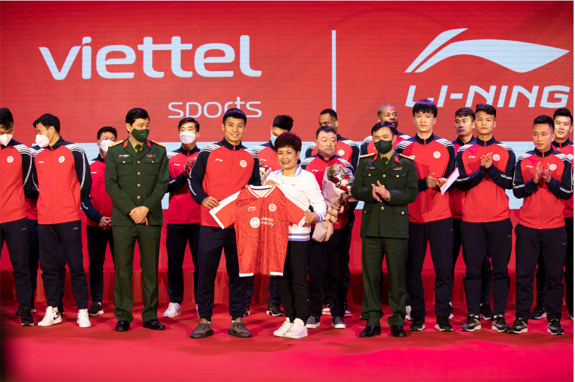 Li-Ning tiếp lửa bóng đá Viettel thăng hoa mùa giải mới