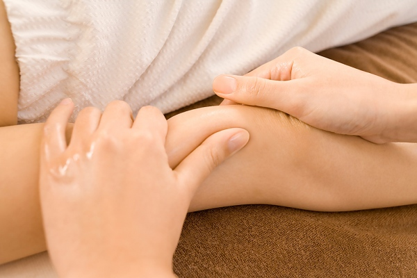 Các cách massage giảm mỡ bắp tay tại nhà 'Siêu' hiệu quả