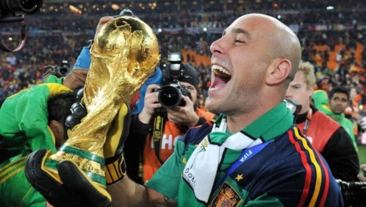 Nhà vô địch World Cup 2010 tuyên bố giải nghệ ở tuổi 42