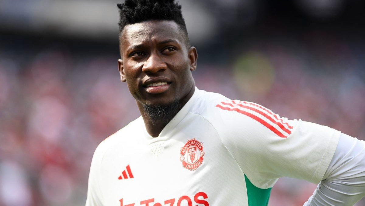 Huyền thoại Van Der Sar bảo vệ Andre Onana