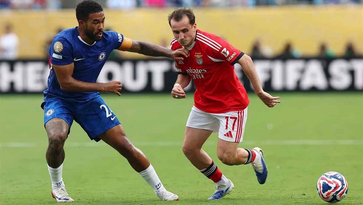 Trận Chelsea và Benfica bị hoãn ở phút 86