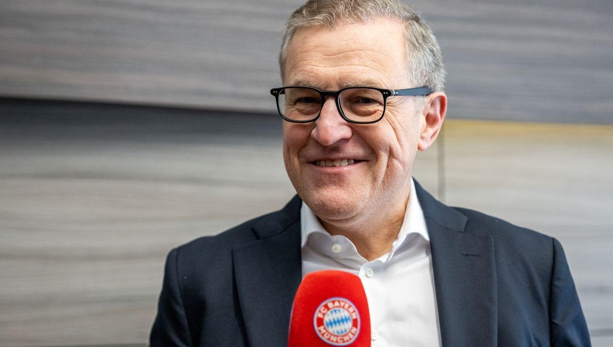 CEO Bayern cười lớn khi Nico Williams 'quay xe' với Barcelona