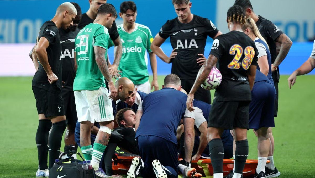 Trụ cột rời sân đau đớn, Tottenham đối mặt ác mộng đầu mùa