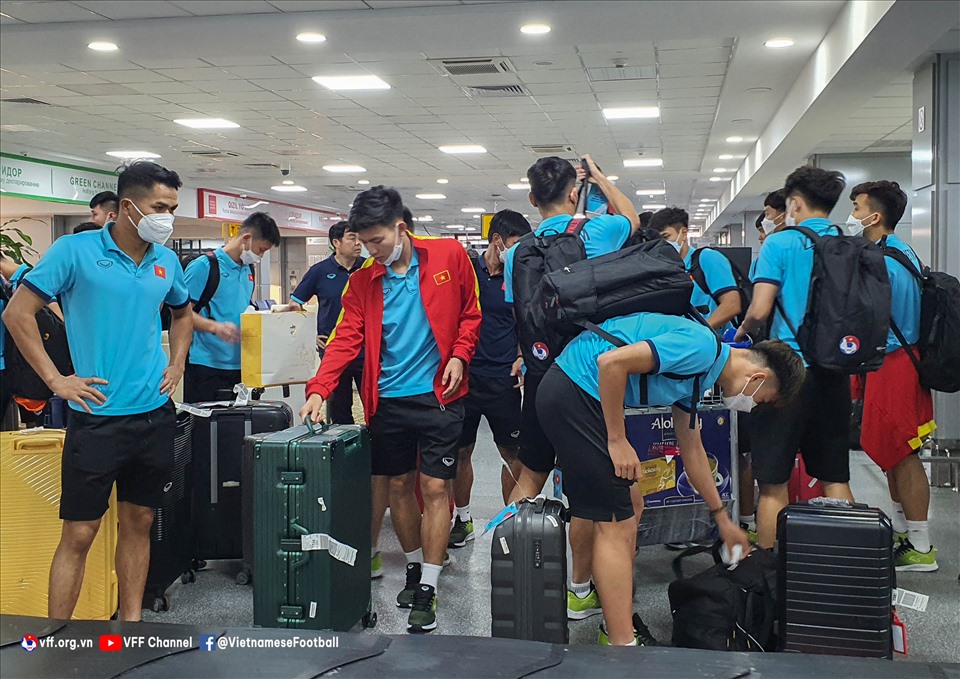 Gặp sự cố bất ngờ, U23 Việt Nam rơi vào cảnh chật vật khi trở về nước