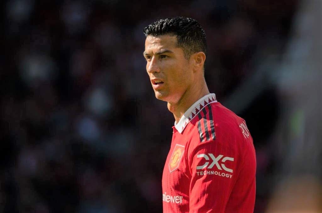 NÓNG: Ronaldo chốt xong thời điểm rời MU, gia nhập CLB mới