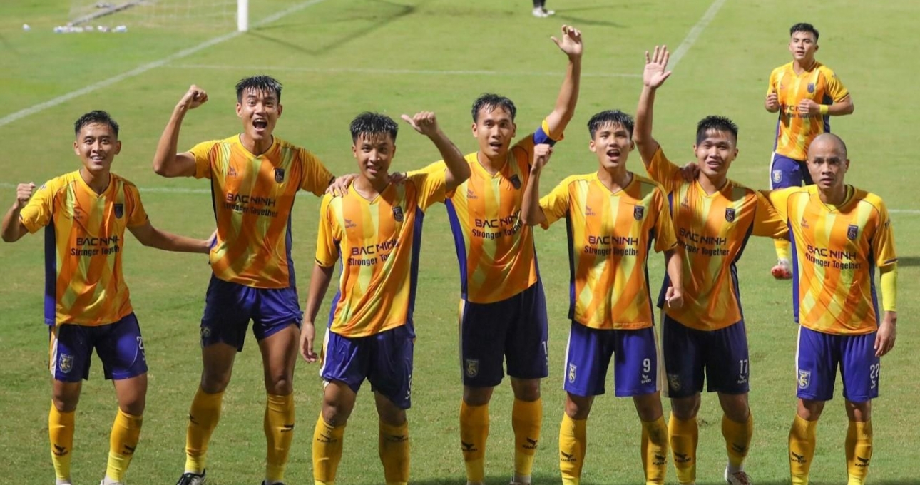 Vừa chia tay cựu HLV U23 Việt Nam, đại gia hạng Nhì thắng đậm 4-1