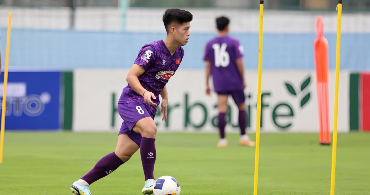 HLV Kim Sang Sik gọi thêm 1 cầu thủ lên U23 Việt Nam