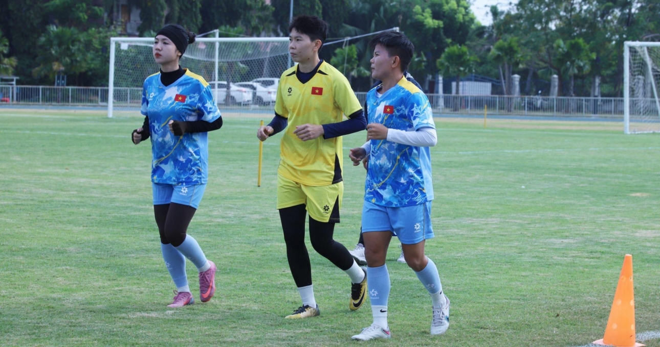 ĐT Việt Nam 'xốc' lại tinh thần sau trận thua Philippines