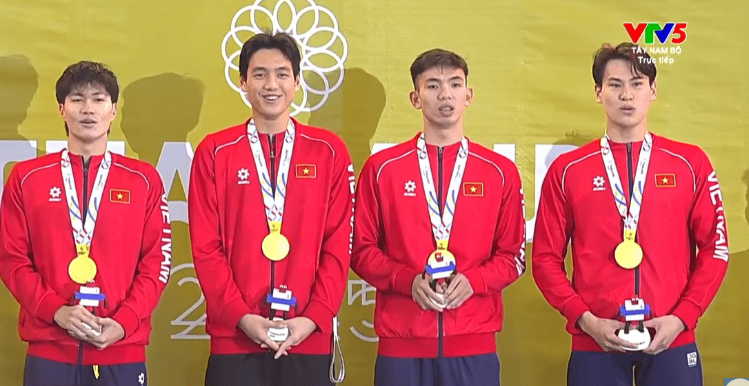 Kình ngư 17 tuổi gây sốt, ĐT bơi giành HCV quý giá cho đoàn Việt Nam