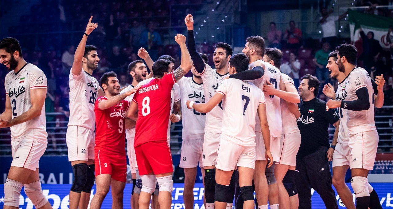 Thể hiện đẳng cấp Châu Á, bóng chuyền nam Iran hạ luôn Mỹ tại VNL 2022