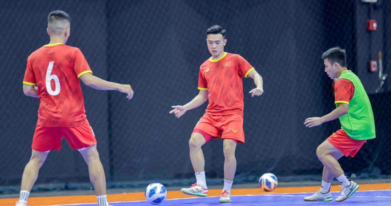 Futsal Việt Nam vs Myanmar: Đầu xuôi đuôi lọt