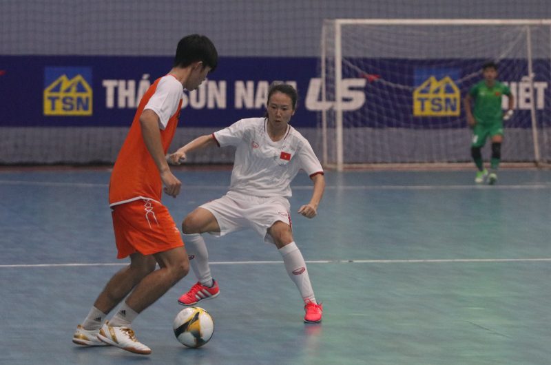 ĐT nữ futsal Việt Nam tái đấu với CLB Warriors