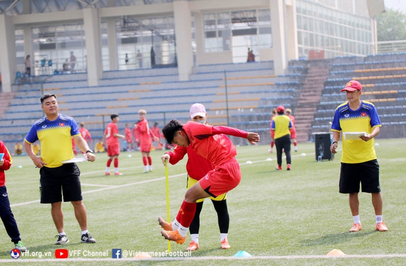Lứa trẻ của bóng đá Việt Nam lên đường sang Nhật Bản tập huấn