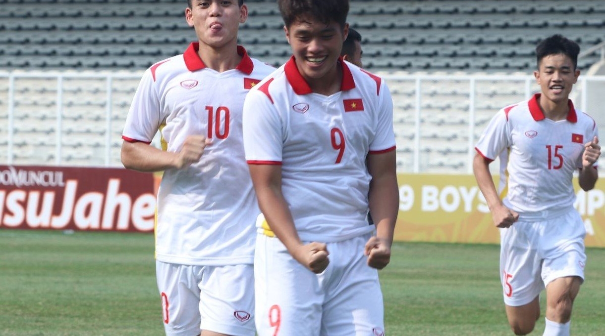 Thắng trận đẳng cấp, U19 Việt Nam tạo đà đấu 'chung kết' với Thái Lan