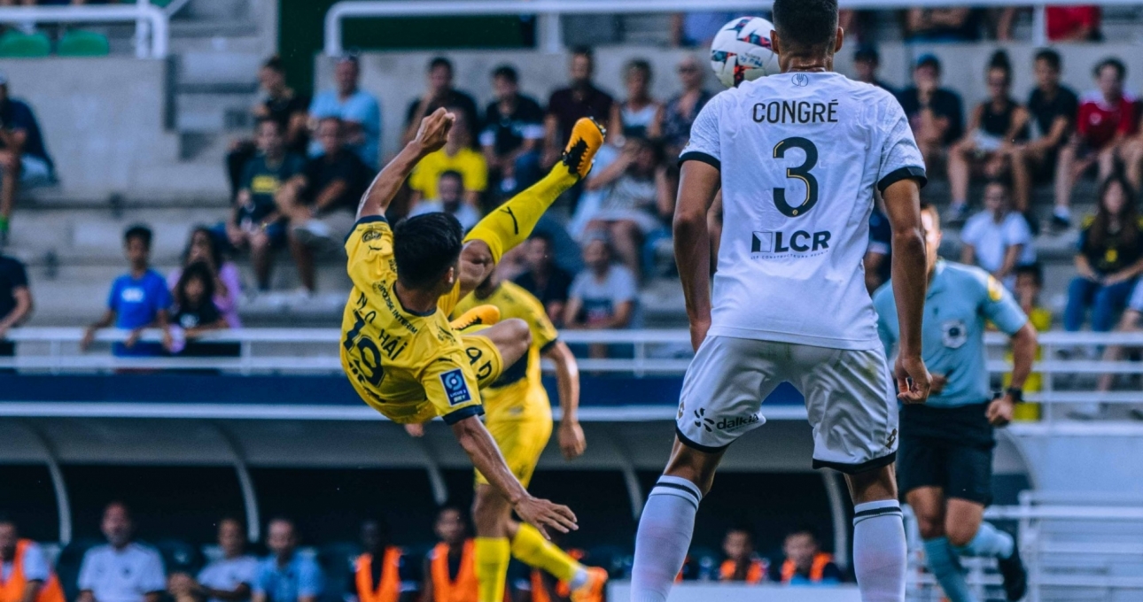 Quang Hải tạo ra 'sức hút khó tin' ở Pau FC khiến báo Pháp choáng ngợp