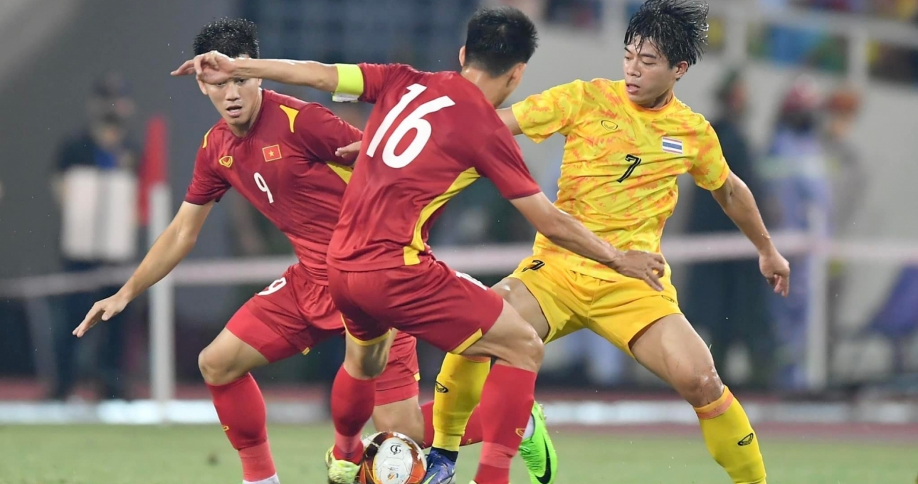 CĐV Thái Lan 'trút giận' lên đội nhà sau khi thua U23 Việt Nam tại chung kết SEA Games