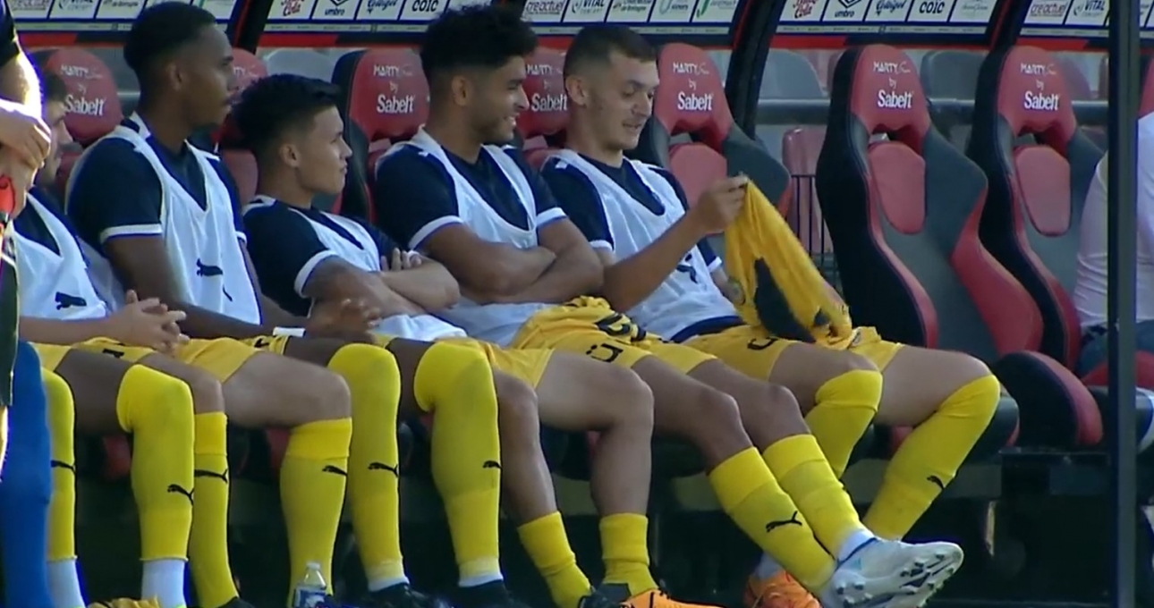 NÓNG: Sau trận thua 0-4, Quang Hải sẽ được đá chính tại Pau FC