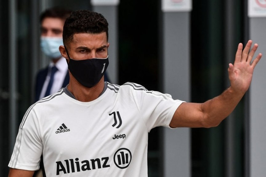 Không phải PSG, Ronaldo cân nhắc 2 'bến đỗ bất ngờ' ở mùa hè tới