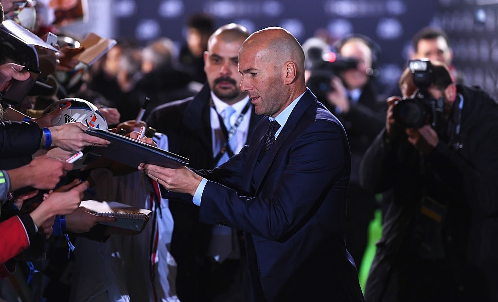 Chuyển nhượng bóng đá tối 1/2: Zidane gây bất ngờ với bến đỗ mới, Haaland tới Barca?
