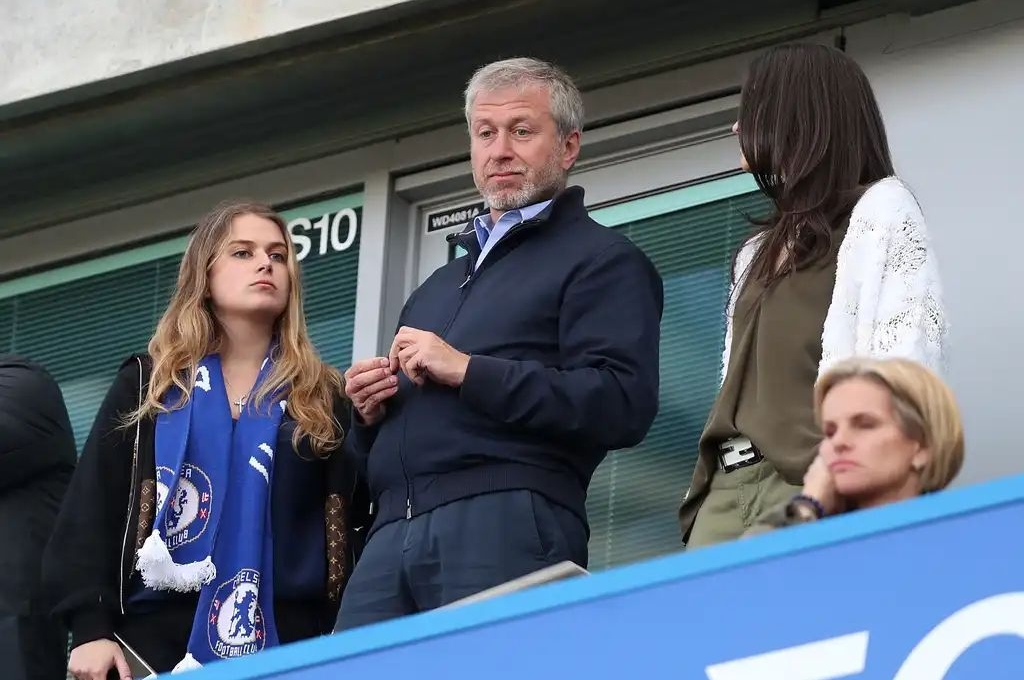 XÁC NHẬN: Roman Abramovich rao bán Chelsea, đưa ra mức giá bất ngờ