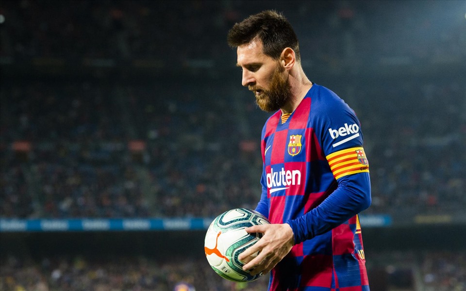 Quá chóng vánh, Messi xác nhận tương lai ở Barcelona