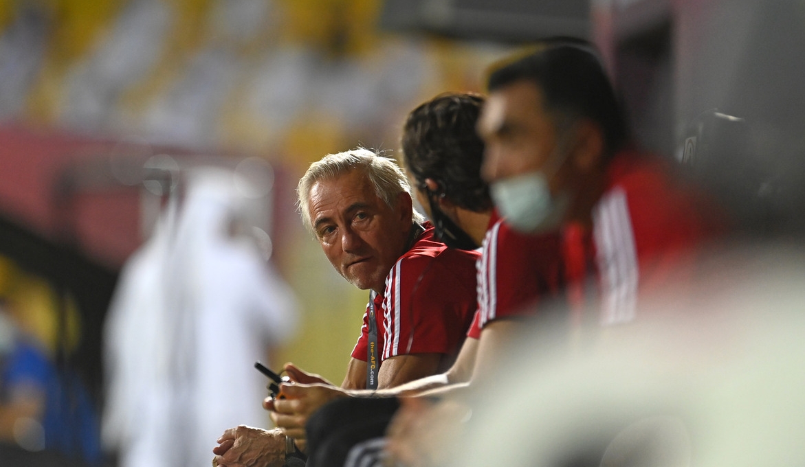 HLV UAE: 'Chúng tôi đã có thể ghi 5, 6 bàn vào lưới Thái Lan thay vì thắng 3-1'