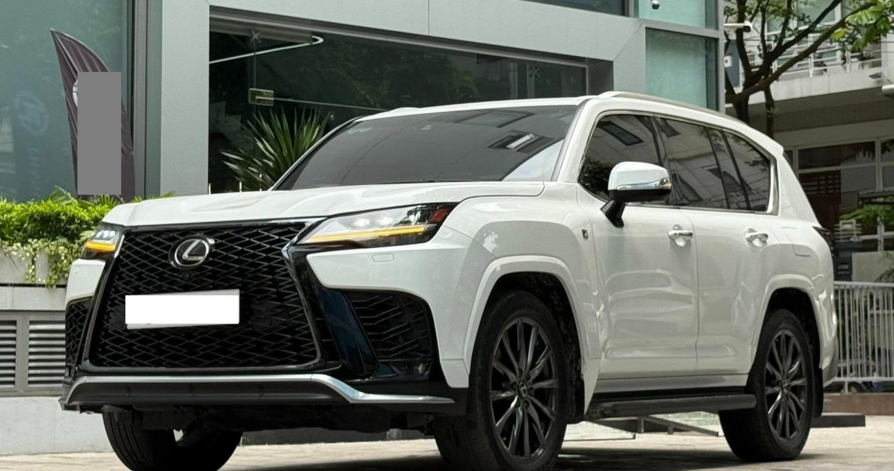 Lăn bánh 1 năm, SUV hạng sang Lexus LX 600 F Sport 2023 bán lại với giá thế nào?