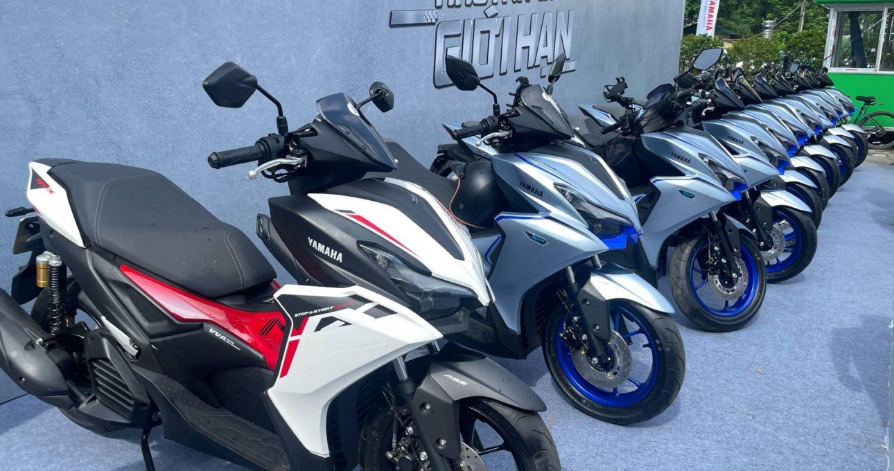 So sánh Yamaha NVX 155 mới và Honda Air Blade 160: Đâu mới là mẫu xe 'đáng xuống tiền' hơn?