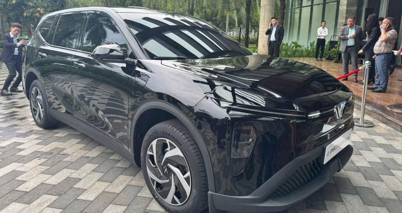 MPV điện VinFast Limo Green tiếp tục lộ diện: Nội thất 7 chỗ rộng rãi, hướng đến sự thực dụng