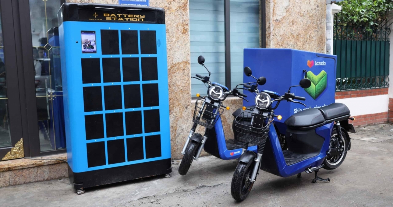 Loạt xe máy điện đổi pin giá rẻ tại Việt Nam: Có mẫu chạy tối đa 150 km, tiện lợi khỏi chờ sạc
