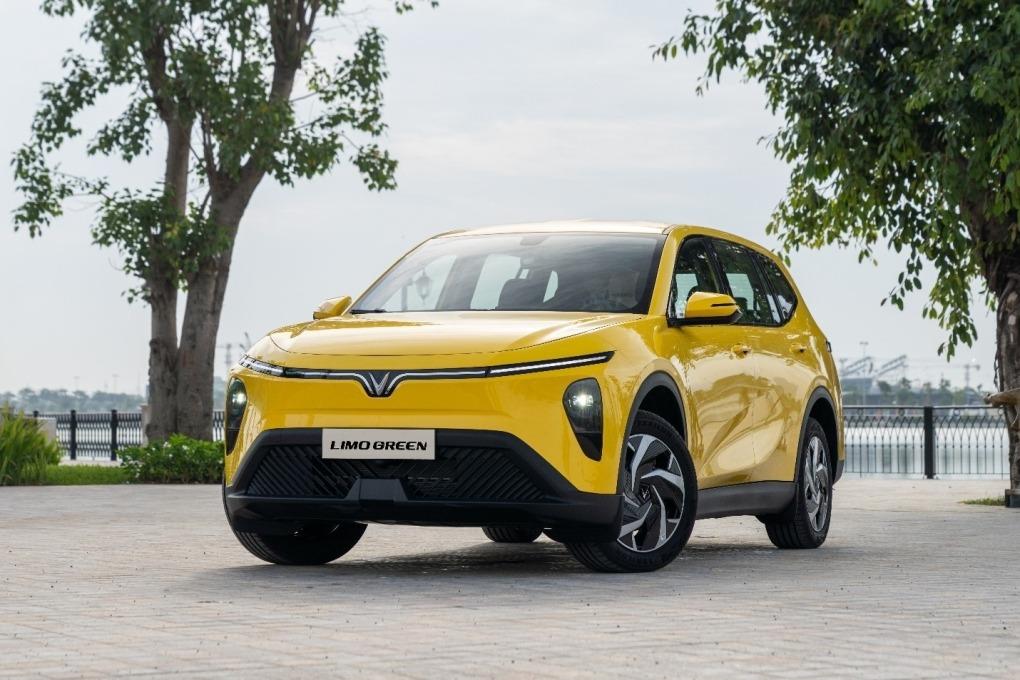 TOP 10 xe bán chạy nhất Việt Nam tháng 11/2025: MPV điện VinFast Limo Green bất ngờ vươn lên dẫn đầu