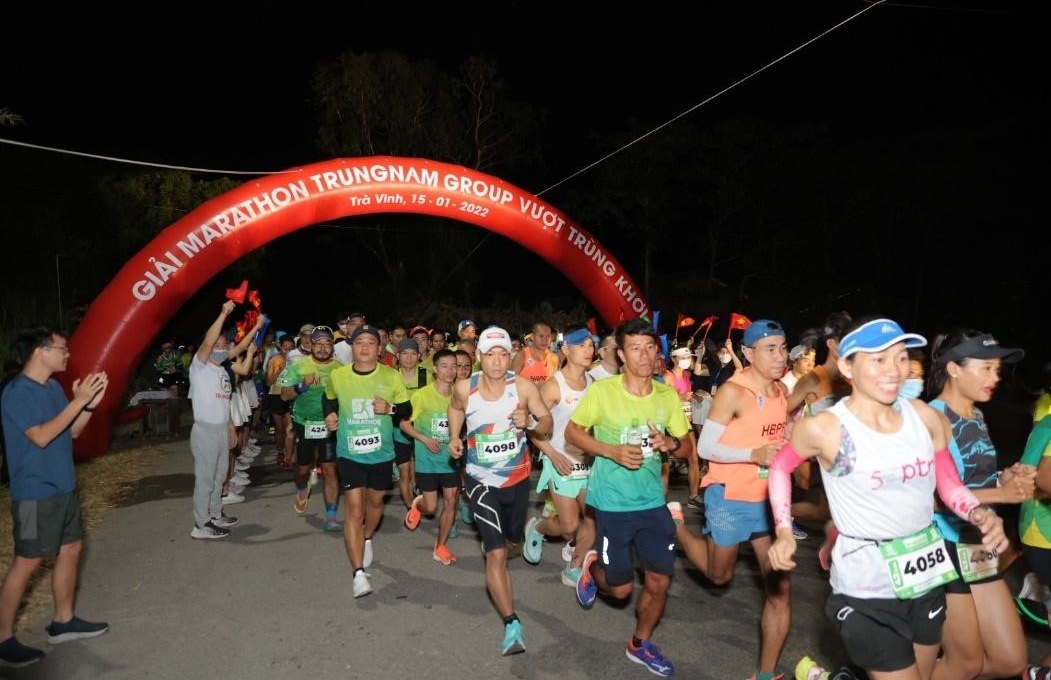 Marathon Trung Nam 'Vượt Trùng Khơi' - Tự hào chạy trên vùng biển quê hương