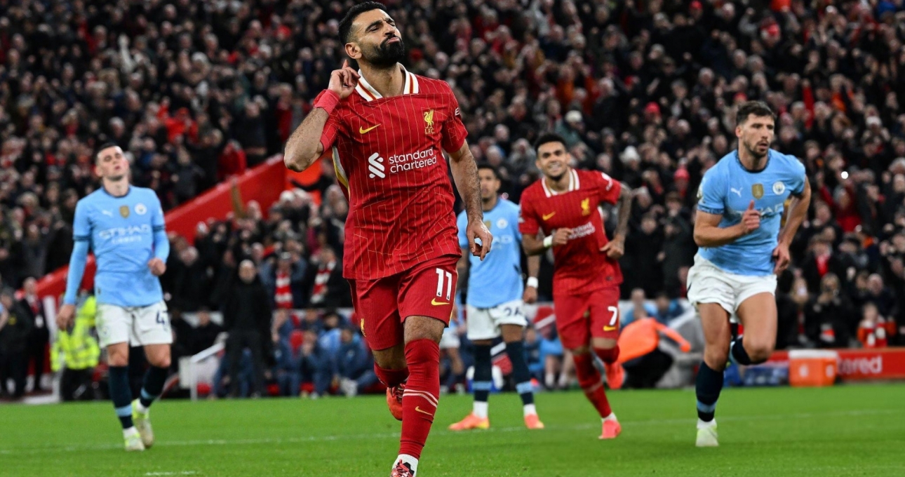 Salah chói sáng, Liverpool kéo dài chuỗi trận tệ hại của Man City