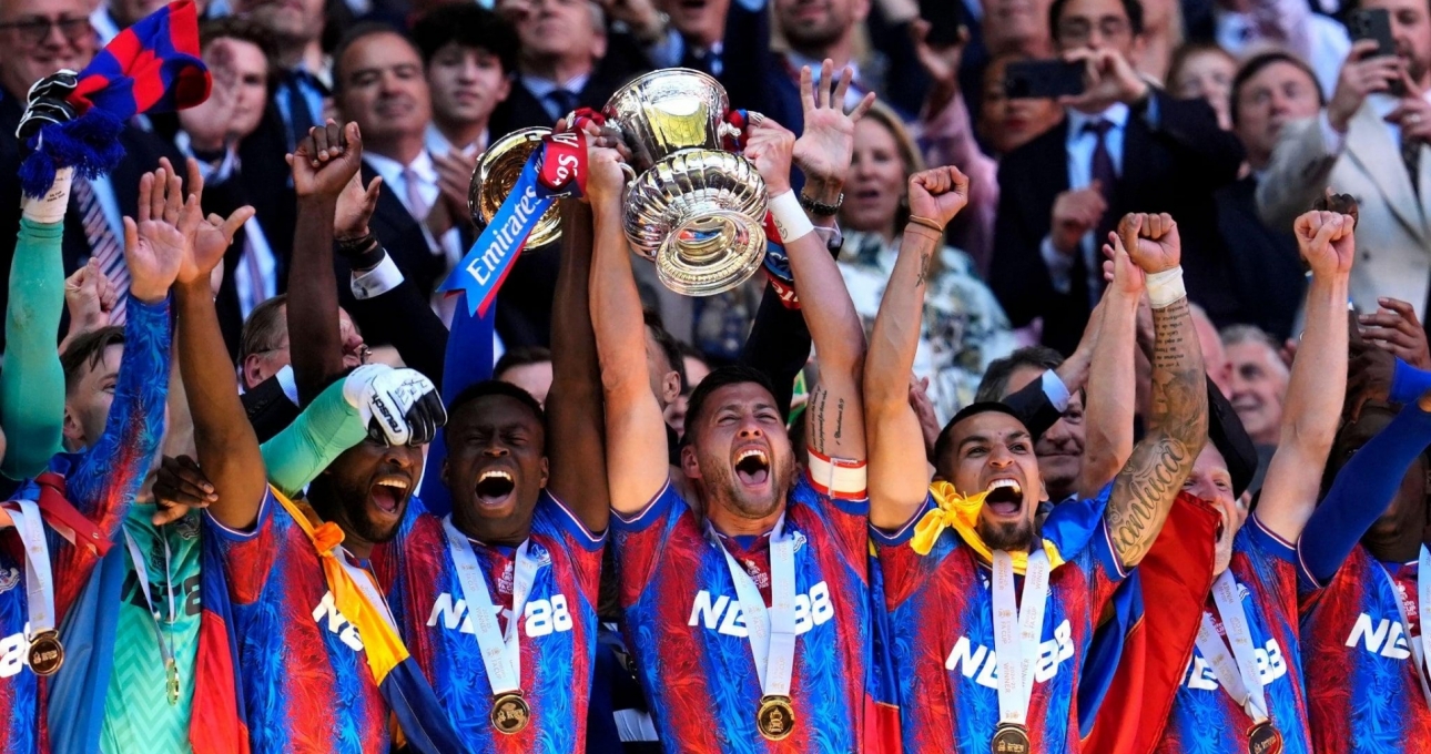 Hạ Man City, Crystal Palace tạo lịch sử sau 120 năm