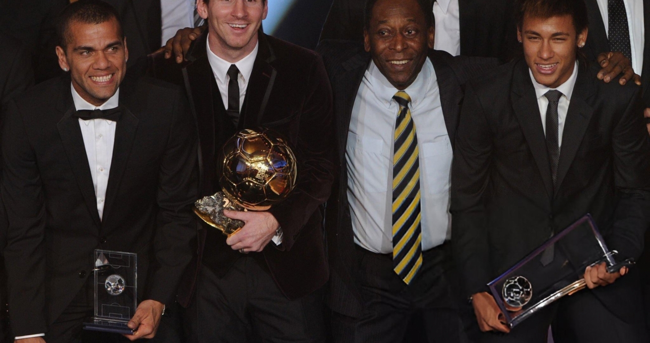 Messi tiến sát thành tích vĩ đại của Pele