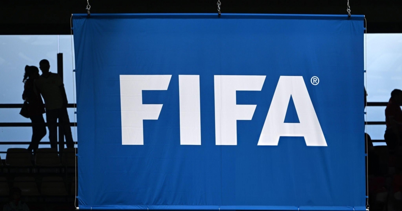 FIFA cấm chuyển nhượng hai đội bóng hàng đầu