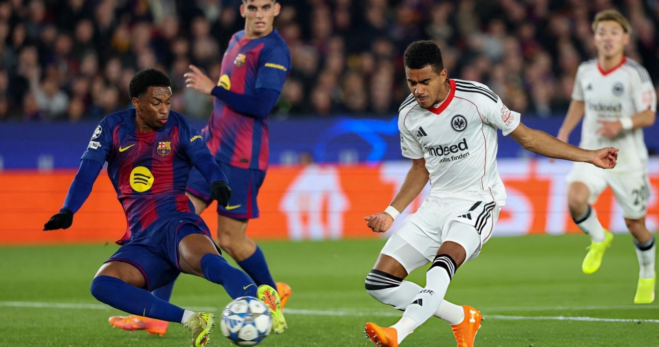 Trực tiếp Barca 2-1 Frankfurt: Chủ nhà vượt lên