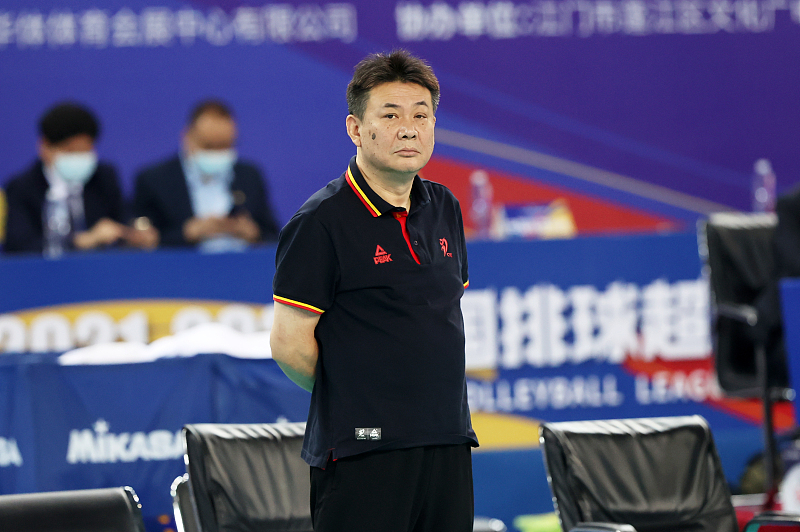 HLV Cai Bin: 'Mục tiêu của bóng chuyền nữ Trung Quốc là chung kết VNL 2022'