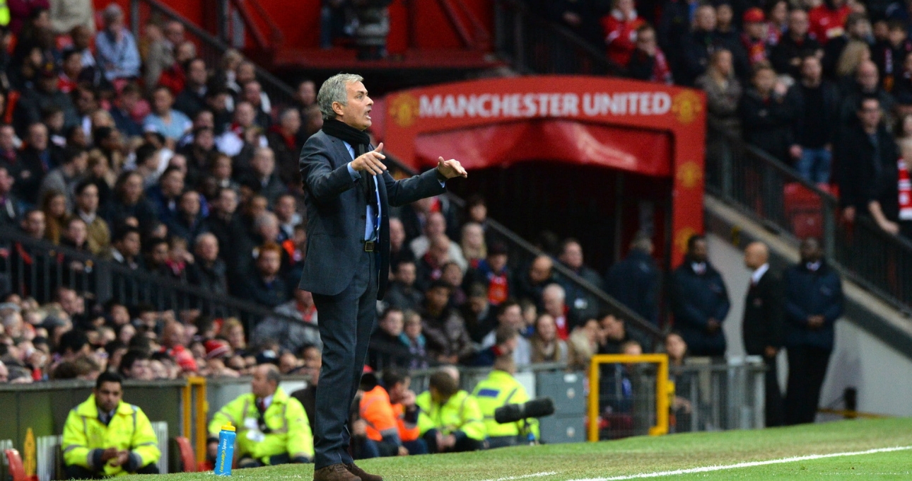 Mourinho vẫn “lưu luyến” Man Utd dù bị sa thải